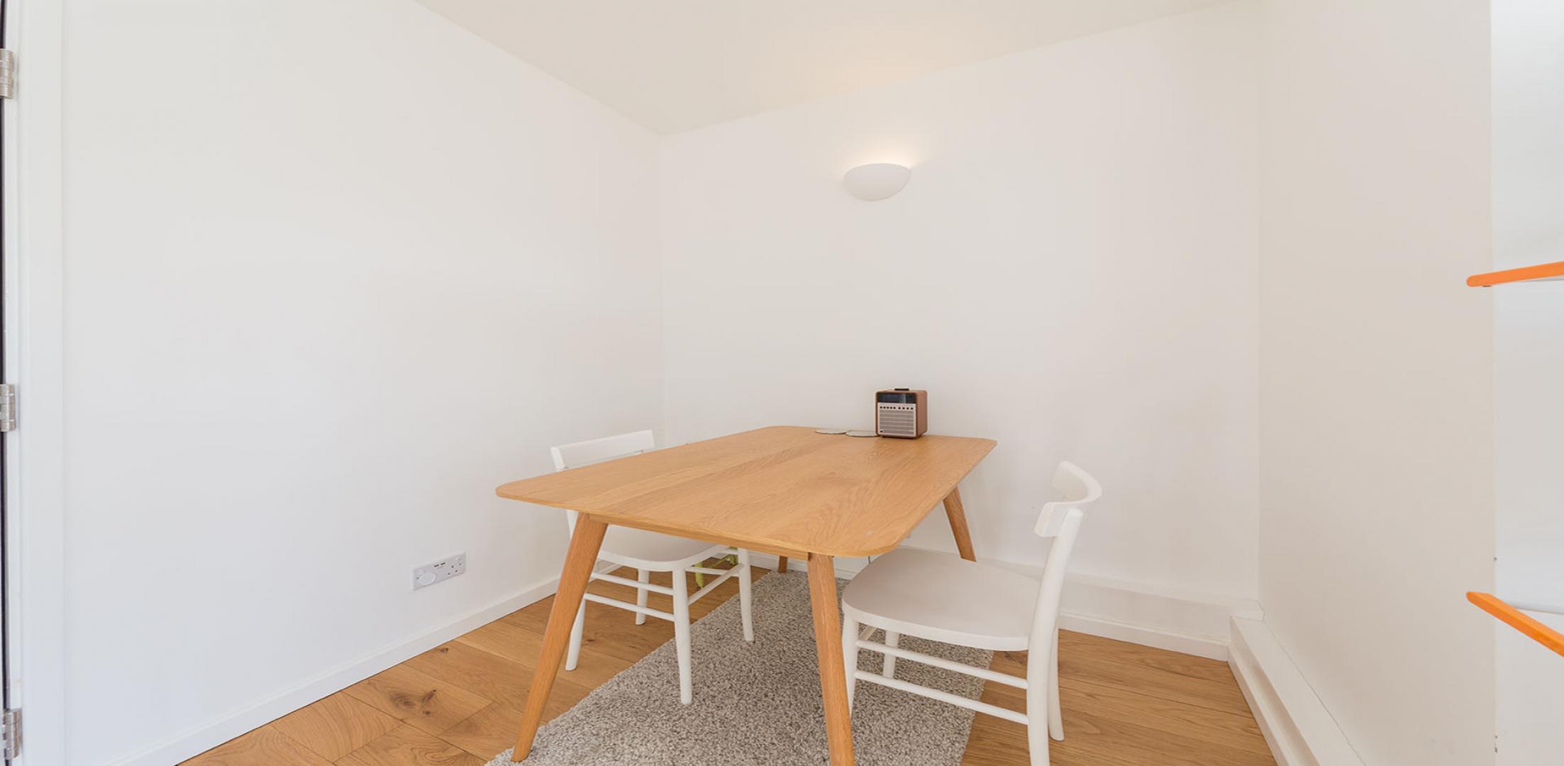			HEATING and HOT WATER INCLUDED, 2 Bedroom, 1 bath, 1 reception Flat			 Mortimer Crescent , KILBURN PARK / MAIDA VALE